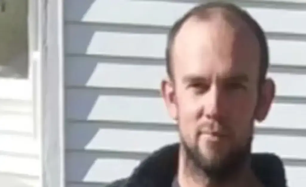 Dad who has lived on the run in wilderness for 4 years with his 3 kids is shot dead in confrontation with police